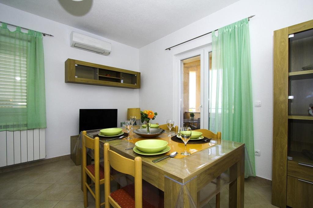 Apartments Zlatka Trogir Szoba fotó